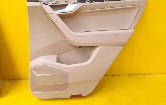 Volkswagen Touareg III Coupe rear side trim panel 