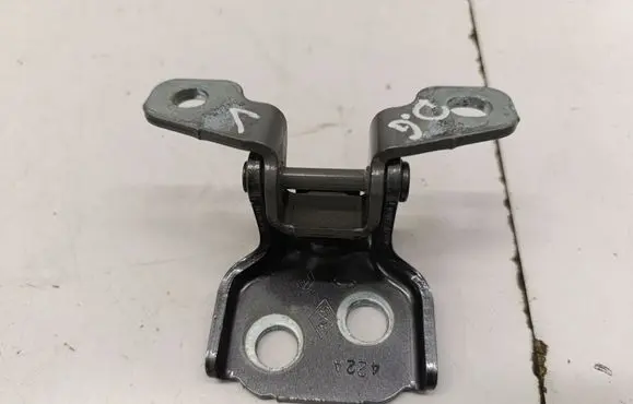 Renault Arkana Rear door upper hinge 