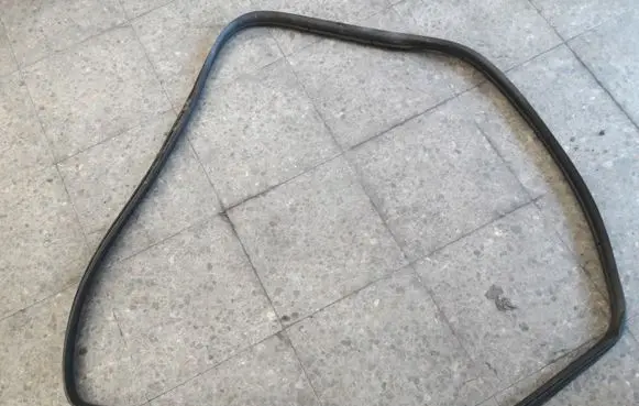 Peugeot 406 Rear door rubber seal (on body) 