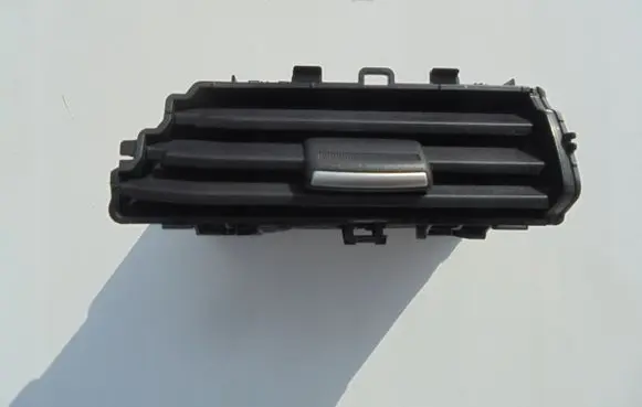 Nissan Micra K14 Dash center air vent grill 687515FA2A