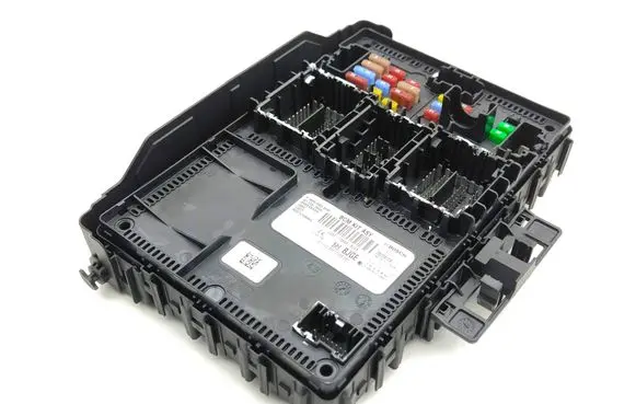 Ford Kuga III Central body control module F005V03570 20220724 LU5T15604BJSE