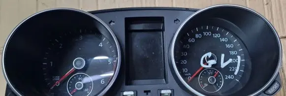 Volkswagen Golf VI Speedometer (instrument cluster) 5K0920862A