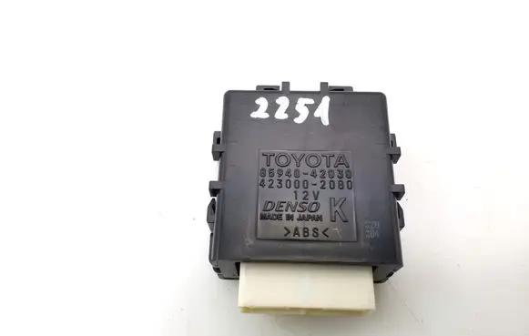 Toyota RAV 4 (XA40) Window wiper interval relay 8594042030