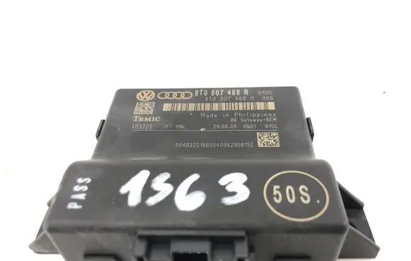 Audi A4 S4 B8 8K Gateway control module 8T0907468R