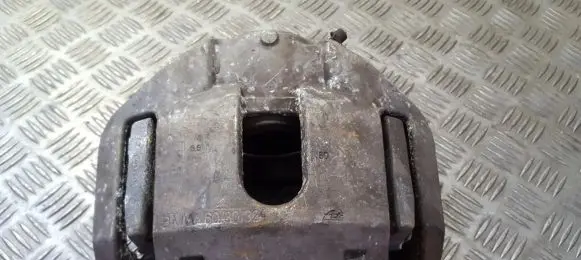 BMW 7 E65 E66 Front brake caliper 6030324