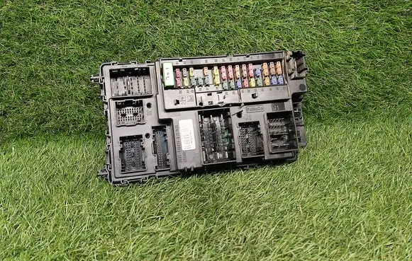 Ford Fusion II Power management control unit FU5T15604DAK A2C7438261100