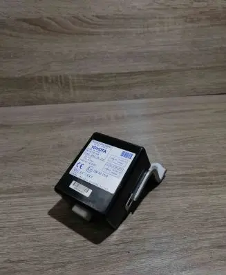 Toyota Corolla Verso AR10 Door control unit/module 897410f010