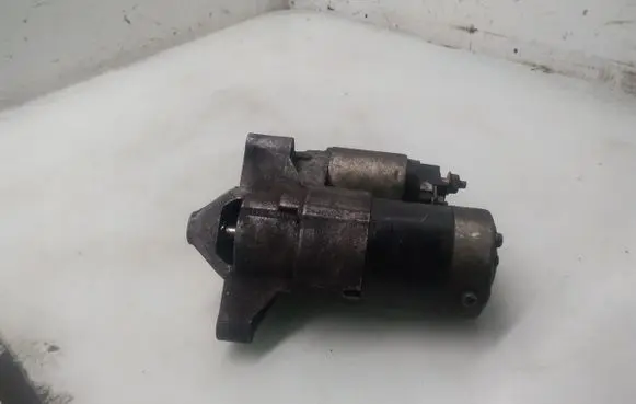Citroen Xsara Picasso Starter motor MOOT85381