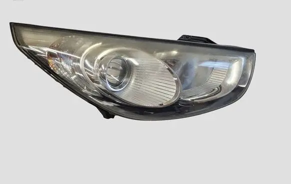 Hyundai ix35 Headlight/headlamp 921022Y