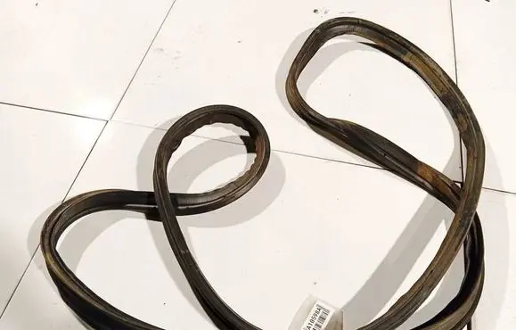 KIA Optima Trunk rubber seal (body) 
