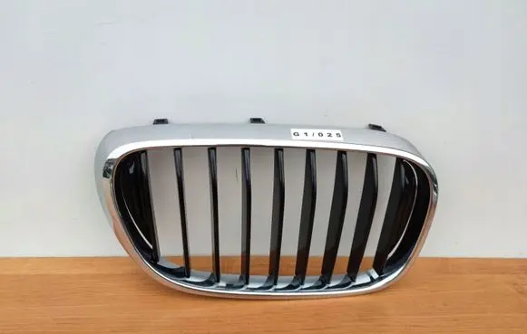 BMW 7 G11 G12 Front bumper upper radiator grill 51137357012