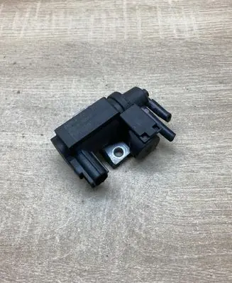 Toyota Corolla Verso AR10 Turbo solenoid valve 258190R010 70051307
