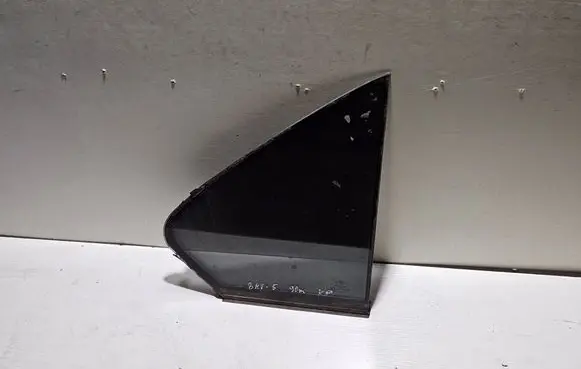 Rear vent window glass