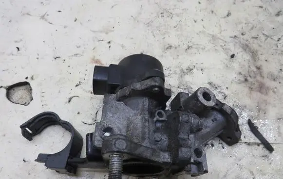 Toyota Prius (XW30) EGR valve 25620-37110