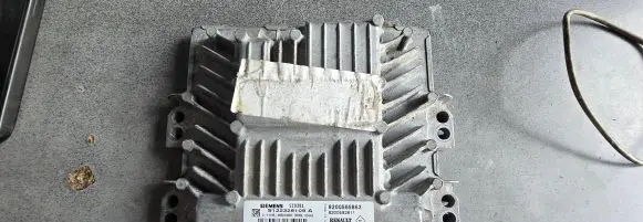 Renault Megane II Engine control unit/module 8200592611 8200565863 S122326109A