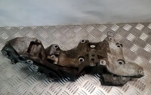 Skoda Yeti (5L) Generator/alternator bracket 03L903143K