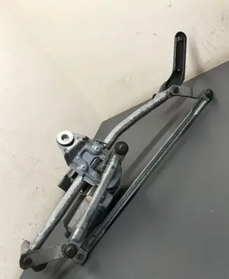 Skoda Superb B5 (3U) Front wiper linkage and motor