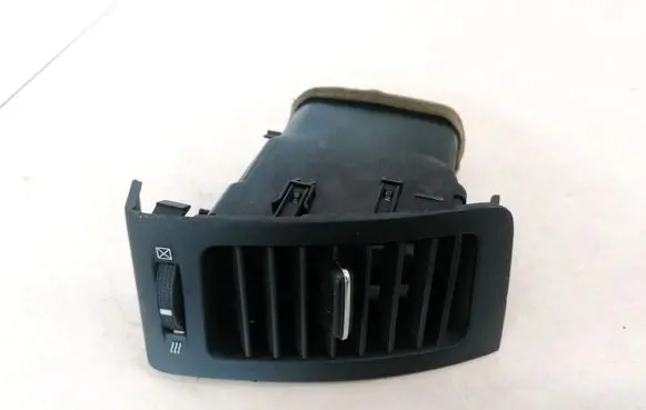 Toyota Avensis Verso Dash center air vent grill 5556310050 555631-0050