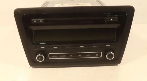 Skoda Rapid (NH) Radio/GPS head unit trim 5J0035161E