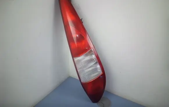 Ford Mondeo Mk III Rear/tail lights 1S7113404C 0374D