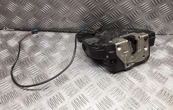 Mercedes-Benz C AMG W203 Rear door lock 2037300235 A2037320221