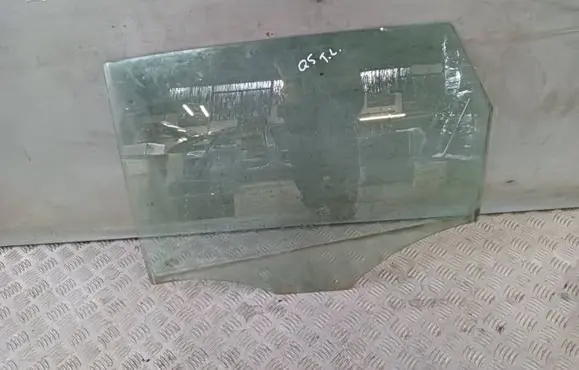 Audi Q5 SQ5 Rear door window glass 