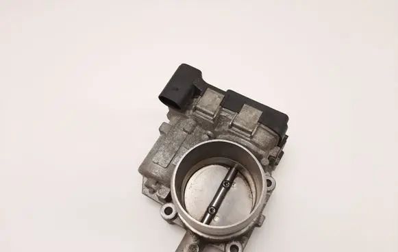 Volkswagen Golf V Throttle valve 03C133062D