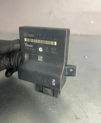 Audi A6 S6 C6 4F Gateway control module 4F0907468D 4F0910468A