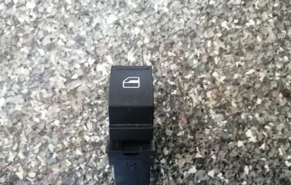 Volkswagen PASSAT B7 Electric window control switch 7L6959855B