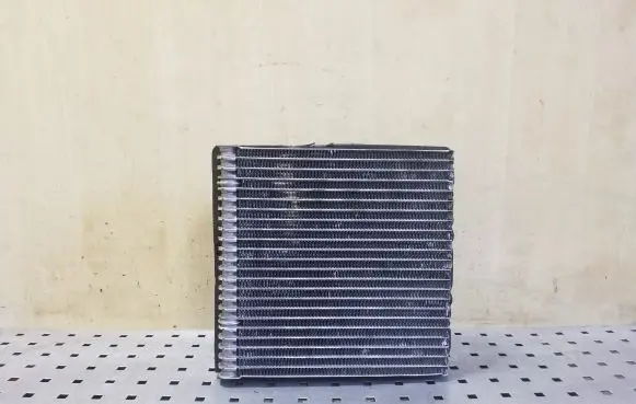 Audi TT TTS Mk2 Air conditioning (A/C) radiator (interior) 