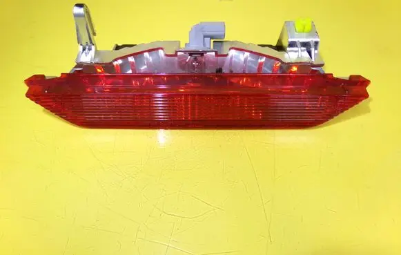 Toyota Yaris Verso Third/center stoplight 52-023
