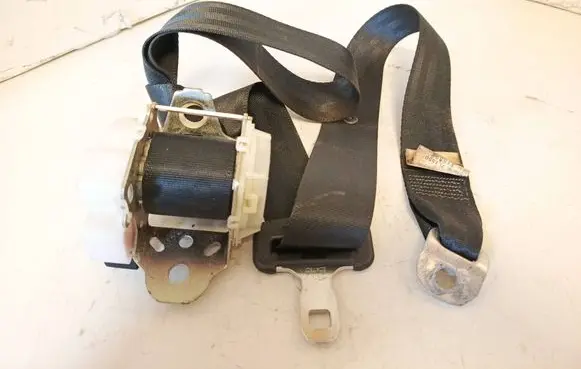 Toyota Corolla Verso AR10 Rear seatbelt H073801 Z924
