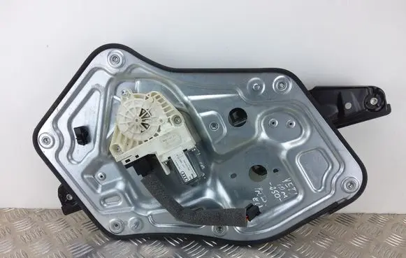 Skoda Yeti (5L) Front door window regulator with motor 8K0959812