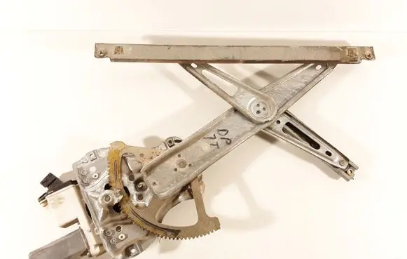 Toyota Corolla E120 E130 Front door window regulator with motor 0130822032 992046100 991558104