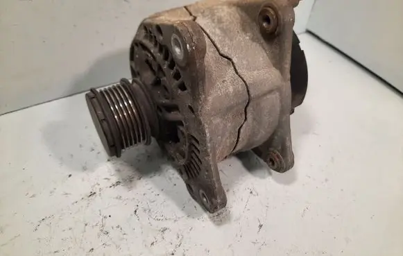 Volkswagen Golf IV Generator/alternator 0123310035 038903023G
