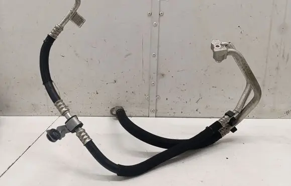 Jeep Cherokee Air conditioning (A/C) pipe/hose 68229714AC