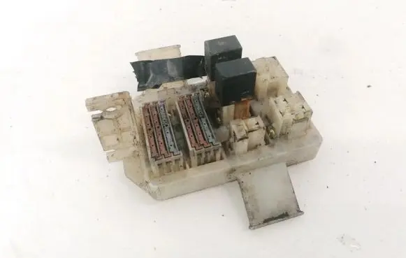 Mitsubishi Carisma Fuse box set mb953382