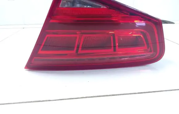 Audi A8 S8 D4 4H Tailgate rear/tail lights 4H0945094