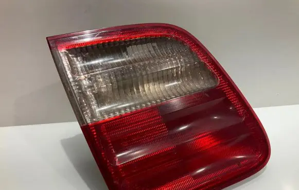 Mercedes-Benz E W210 Tailgate rear/tail lights A2108205964 32450102 2121