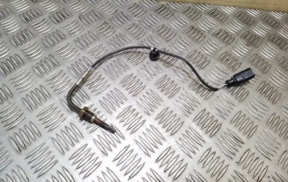 Volkswagen Touareg II Exhaust gas temperature sensor 059906088A