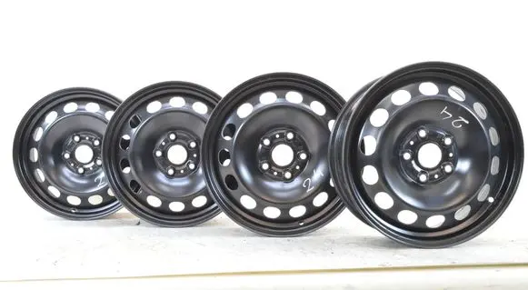 Volkswagen Golf VII R16 steel rim