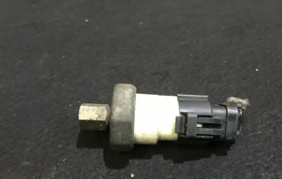 Ford Puma Air conditioning (A/C) pressure sensor F68H19D594AA F68H-19D594-AA