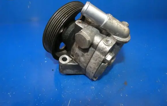 Volvo V70 Power steering pump