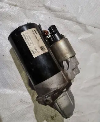 BMW 3 F30 F35 F31 Starter motor 8612576