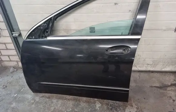 Mercedes-Benz R W251 Front door