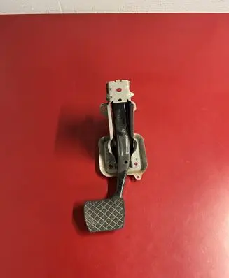 Volkswagen PASSAT B8 USA Brake pedal 1K1723057