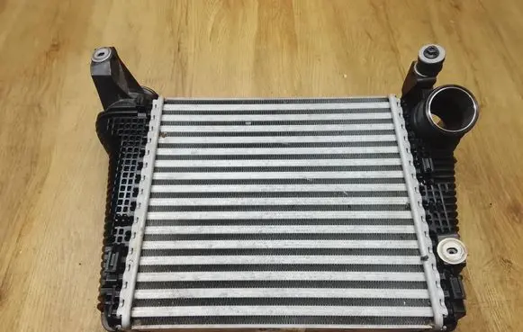 Porsche Macan (95B) Intercooler radiator 95B145803G
