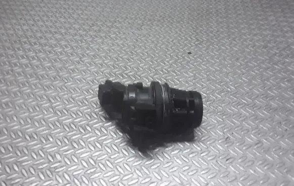 Mazda 3 I Windscreen/windshield washer pump