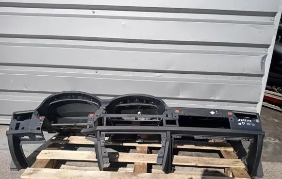 BMW 7 E65 E66 Dashboard 8223589