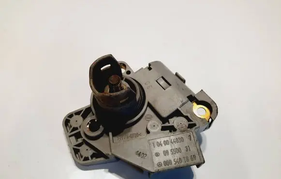 Mercedes-Benz S W220 Battery relay fuse 